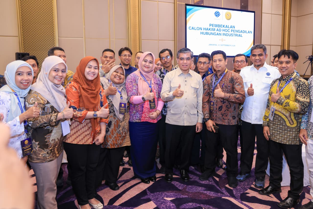 Menaker Tekankan Integritas Hakim Ad Hoc PHI untuk Beri Kepastian Hukum Pekerja dan ...
