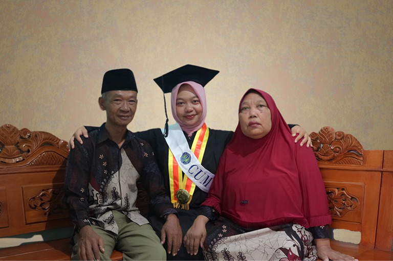 Di Tengah Ujian Keluarga, Ni’maturrohmah Raih IPK 3,96 di UNY