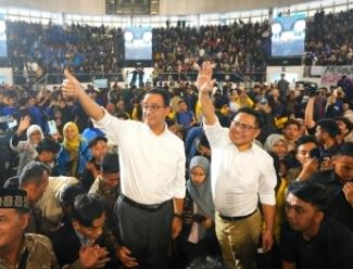 Momen Haru Anies Baswedan Sebelum Berangkat Hari Pertama Kampanye Pemilu 2024
