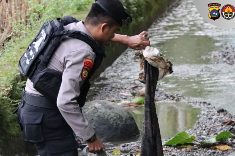 Libatkan Anjing Pelacak, Polisi Temukan Pakaian Korban Pembunuhan di Padang Pariaman