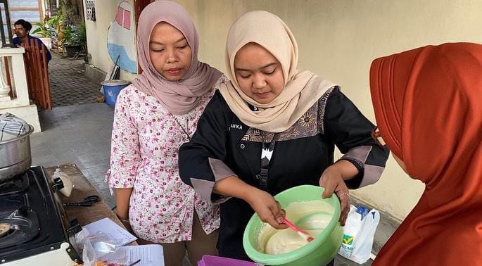 Cara Mudah Bikin Brownies Kunyit ala Mahasiswa KKN UNY di Sleman