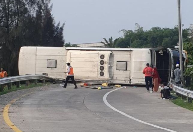 Penyebab Kecelakaan Bus Di Tol Cipali, Begini Keterangan Polisi ...