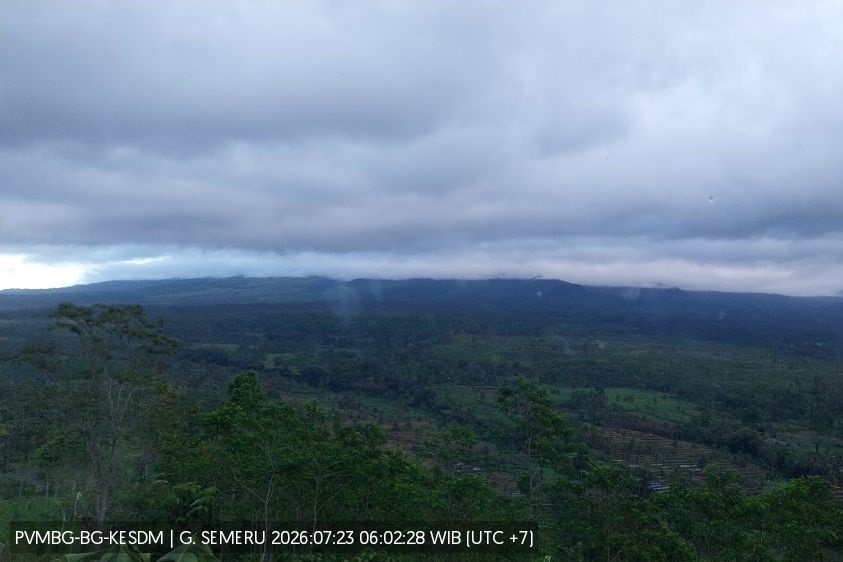 Gunung Semeru Erupsi 19 Kali Pagi Ini, Warga Diminta Jauhi Besuk Kobokan