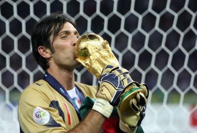 Gianluigi Buffon Resmi Pensiun, Inilah 5 Momen Paling Berkesan Kiper Legendaris Italia Tersebut Selama 28 Tahun Berkarir