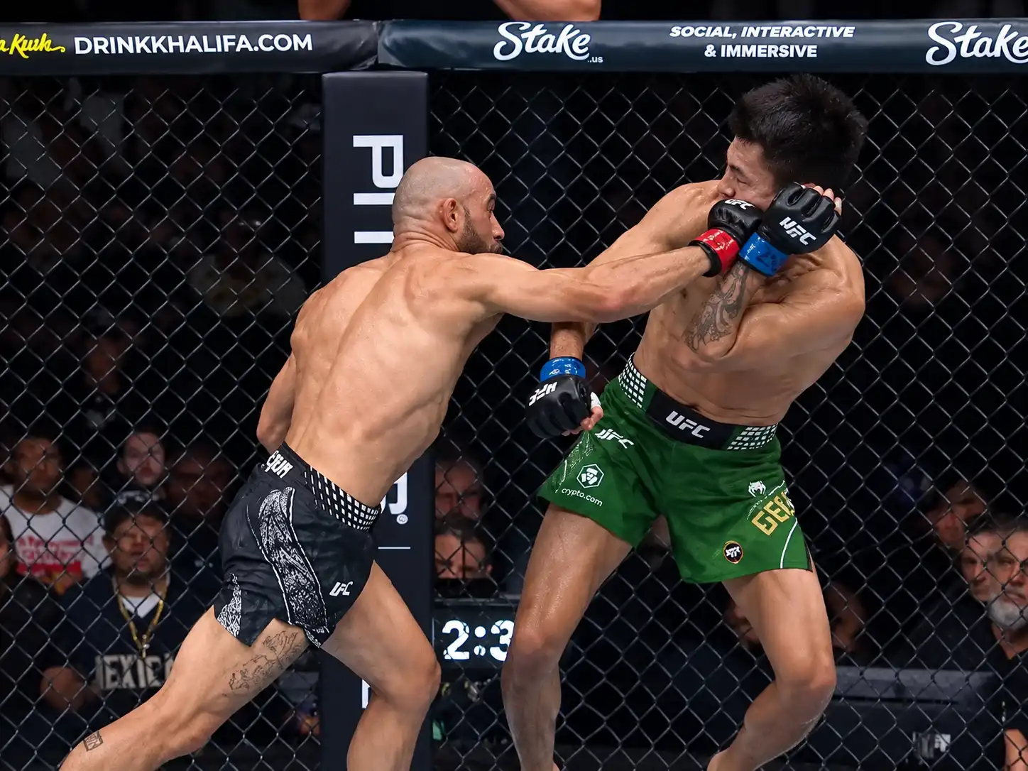 Jean Silva Hentikan Jose Delgado dengan Rear-Naked Choke di Ronde Ketiga Noche UFC