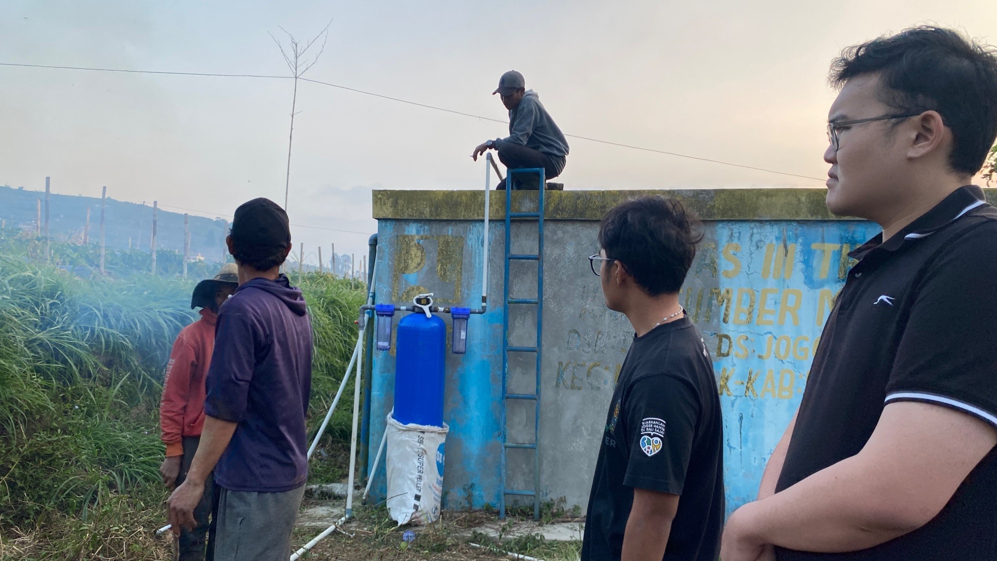 Krisis Air Saat Kemarau, Tim KKN UGM dan Warga Deles Sulap Air Belerang ...
