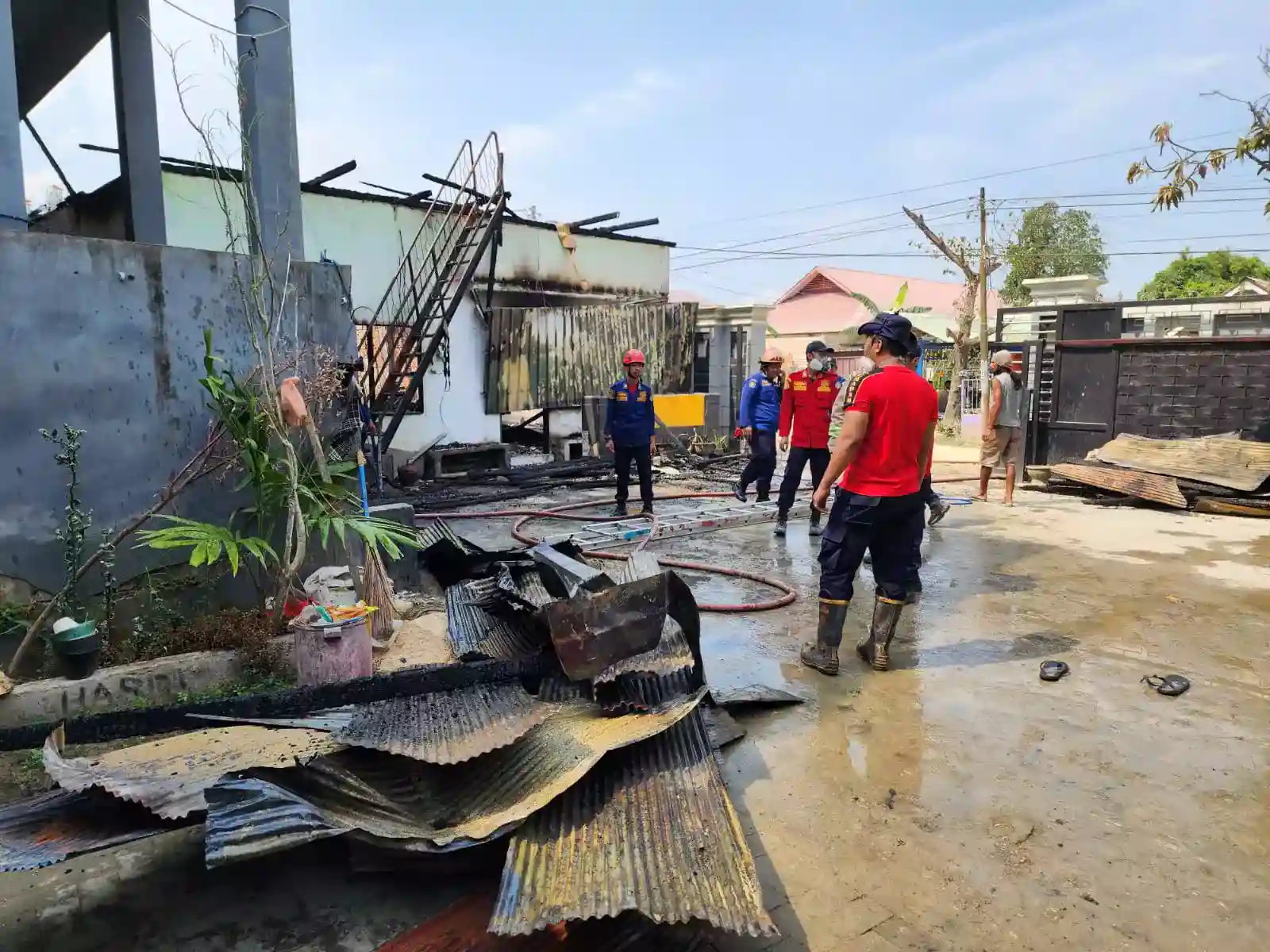 Kebakaran Di Kendari 28 Oktober 2023, Rumah Mantan Bupati Butur Hangus ...