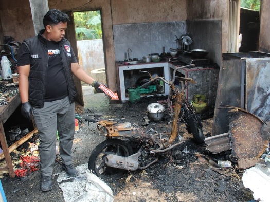 Accu Motor Konslet, Rumah Warga Kebumen Ludes Terbakar Api