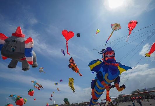 Info Lengkap Jogja International Kite Festival 2023: Jadwal, HTM, Rute Menuju Lokasi