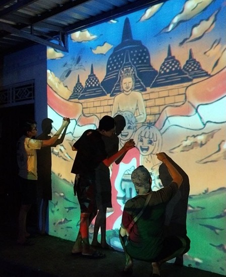 Apresiasi Sumpah Pemuda, Mahasiswa KKN UNY Lukis Mural di Magelang
