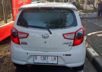 Tabrakan Mobil Vs Motor di Jalan Dr Wahidin Semarang, Sopir Kabur Tinggalkan Kendaraan