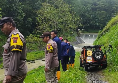 Mobil Terjun ke Sungai Sedalam 20 Meter di Kebumen, 1 Orang Tewas