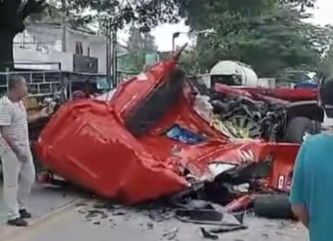 Kecelakaan di Pantura Rembang Hari ini, Kepala Truk Trailer Remuk Kena Lempengan Besi