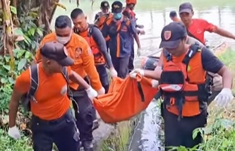 Tak Kunjung Pulang, Lansia Ditemukan Tenggelam di Sungai Makmur Kedurus Surabaya