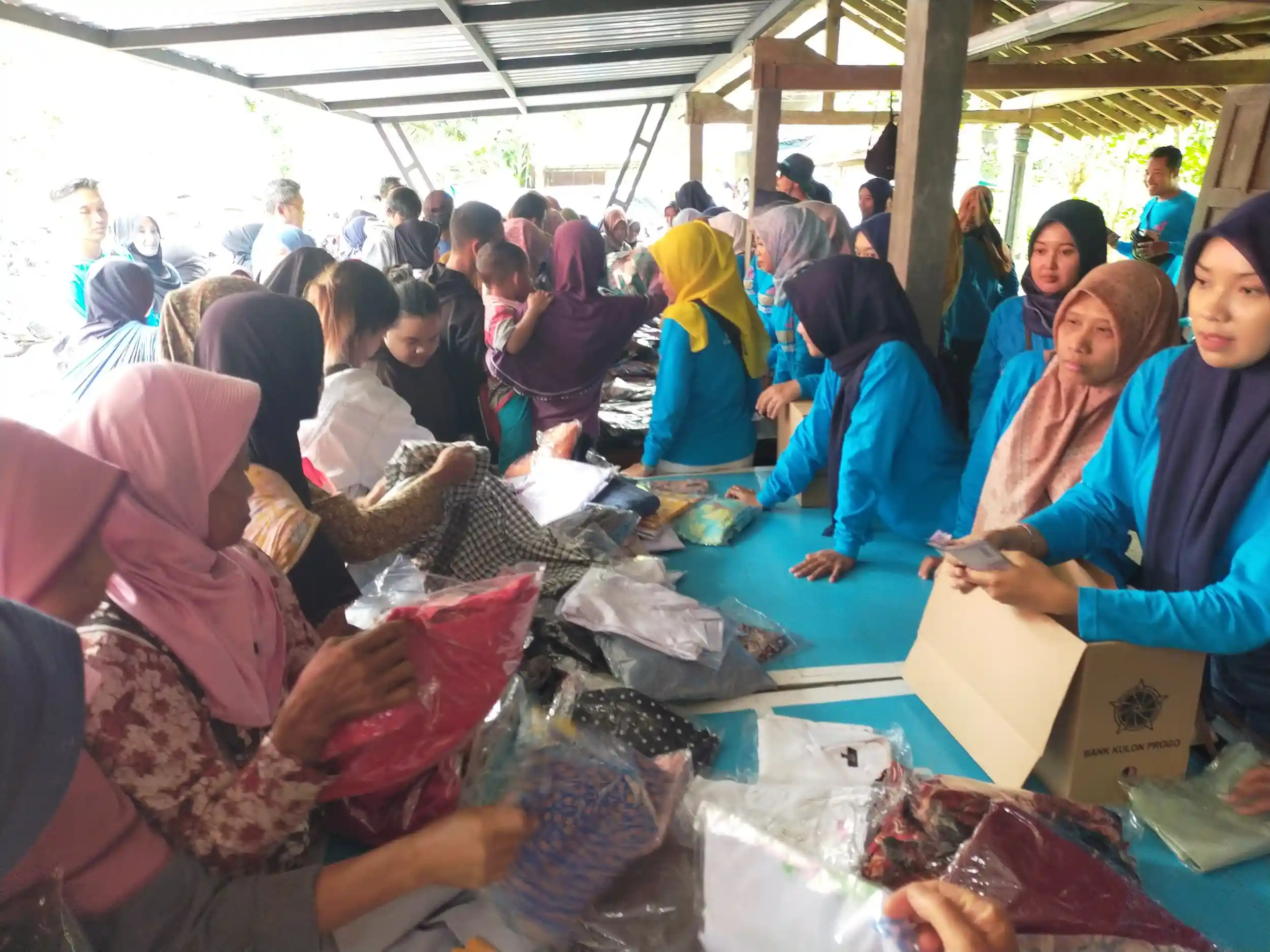 Emak-emak serbu Bazar di Kebonharjo Kulon Progo, Ada Apa?