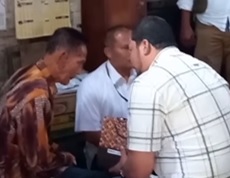 Mbah Sarno dapat bantuan dari Jokowi