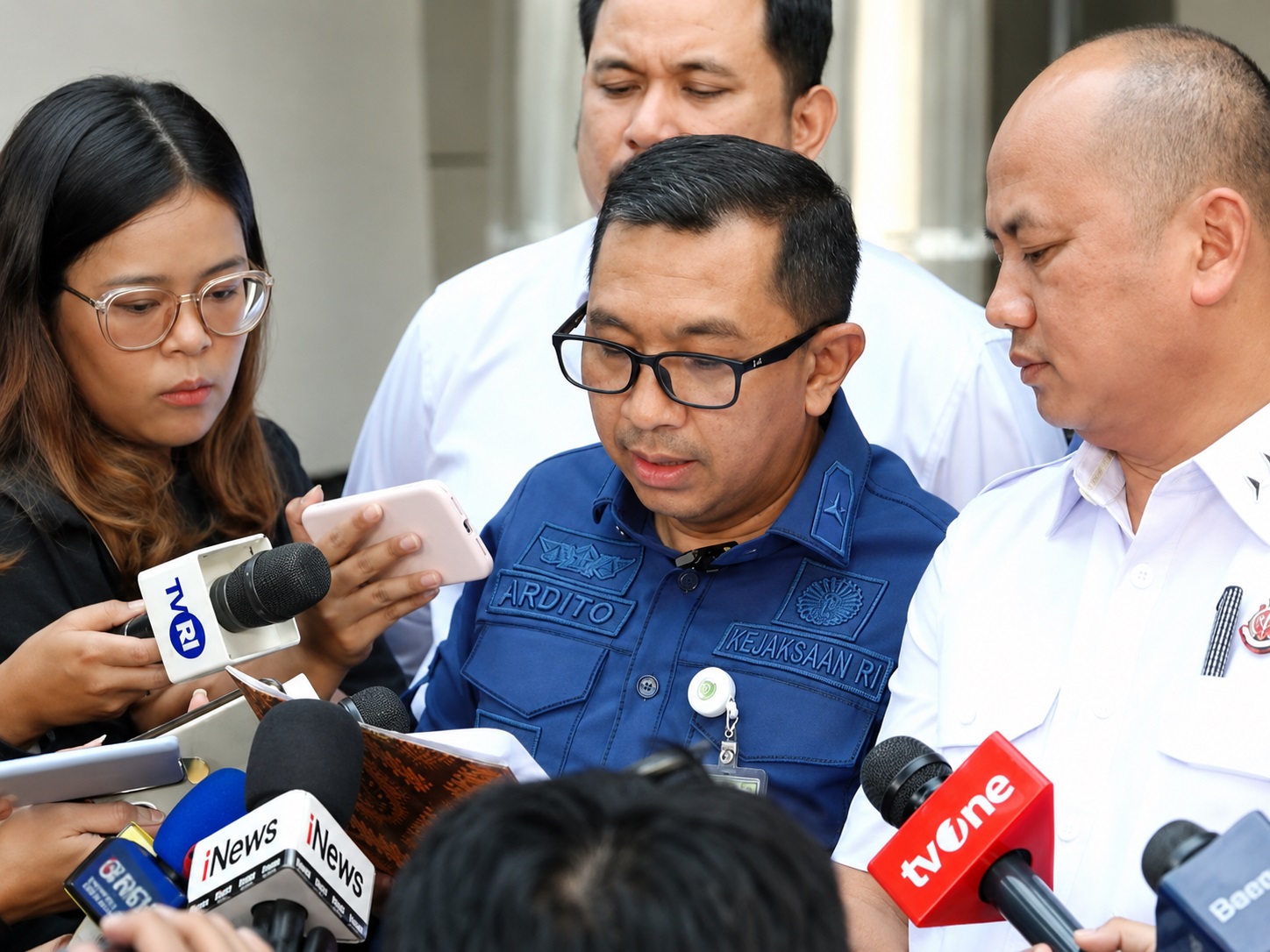Rumah Rp2,2 Miliar hingga Uang Tunai, Ini Daftar Dugaan Suap yang Diterima Ketua ...