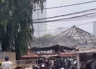 Update Kebakaran Pasar Taman Puring, Asap Putih Masih Mengepul di TKP