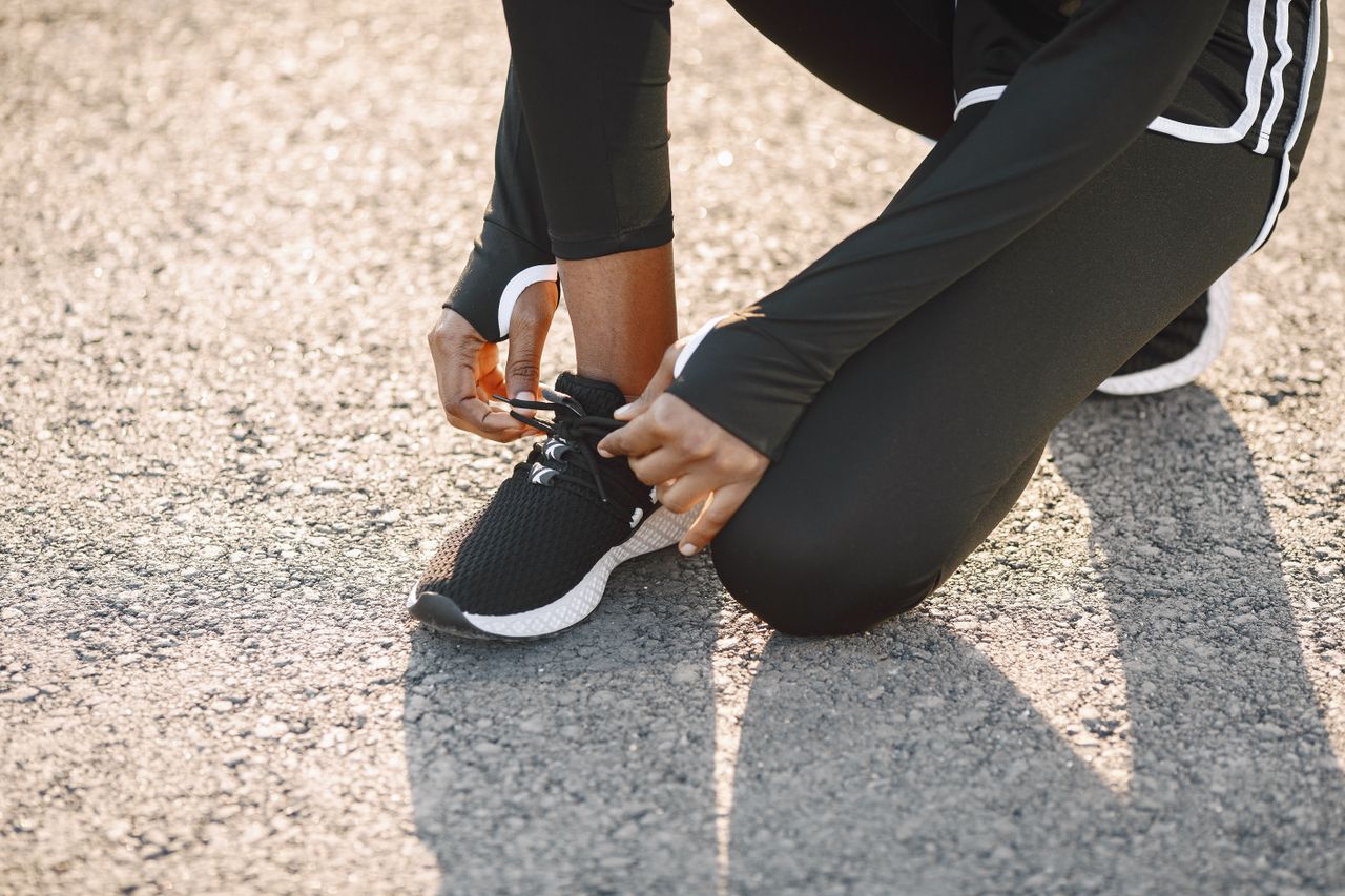 Jangan Asal Beli! Ini 7 Tips Memilih Sepatu Lari yang Tepat agar Terhindar ...