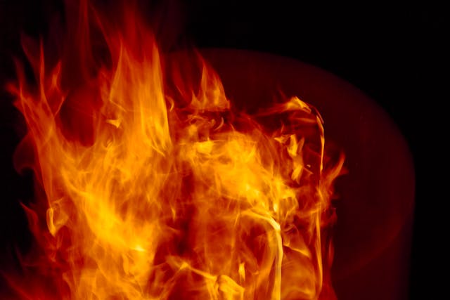Miris! Pemuda di Semarang Bakar Diri Dalam Rumah, Ibunya Ikut Terbakar