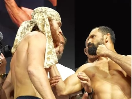 Shara Bullet Kalahkan Pereira dengan Penuh Kontroversi di UFC Baku