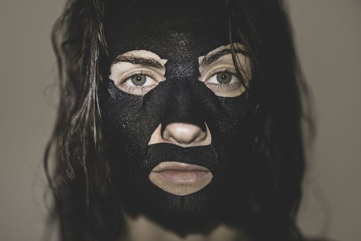 https://pixabay.com/id/photos/perawatan-kulit-masker-wajah-wanita-6322630/