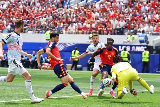 Hasil Spanyol vs Belgia 2-1: Gol Telat Mikel Merino Antar La Roja ke ...