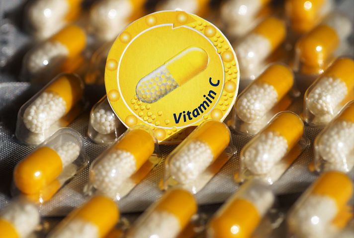 https://pixabay.com/id/photos/vitamin-c-vitamin-c-kesehatan-4940407/