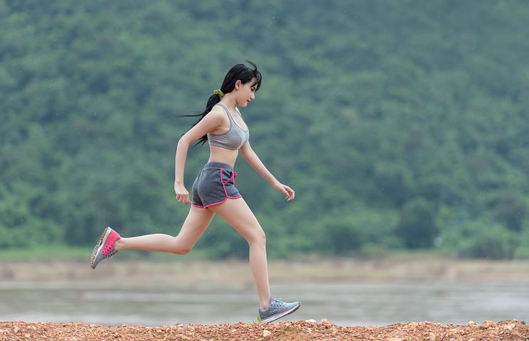  https://pixabay.com/id/photos/wanita-berlari-lari-kebugaran-1822459/